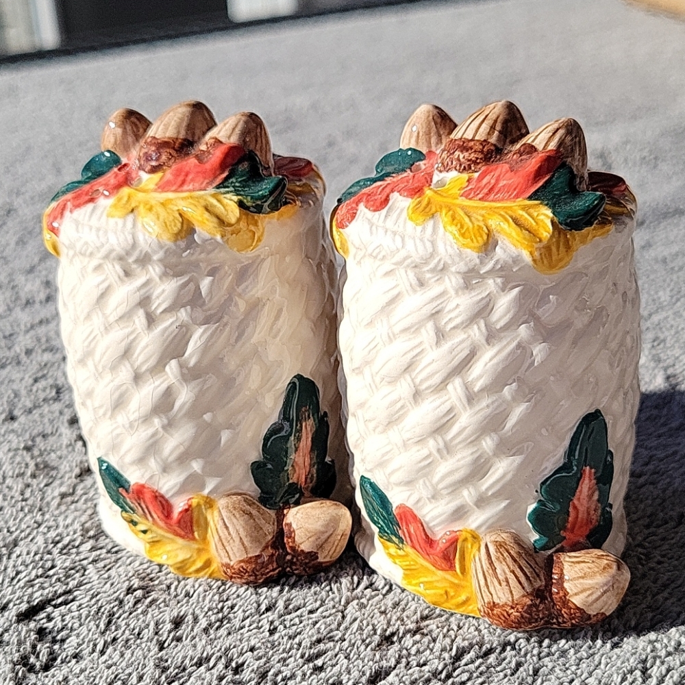 New!!! Set of Fall Harvest Salt & Pepper Shakers!!